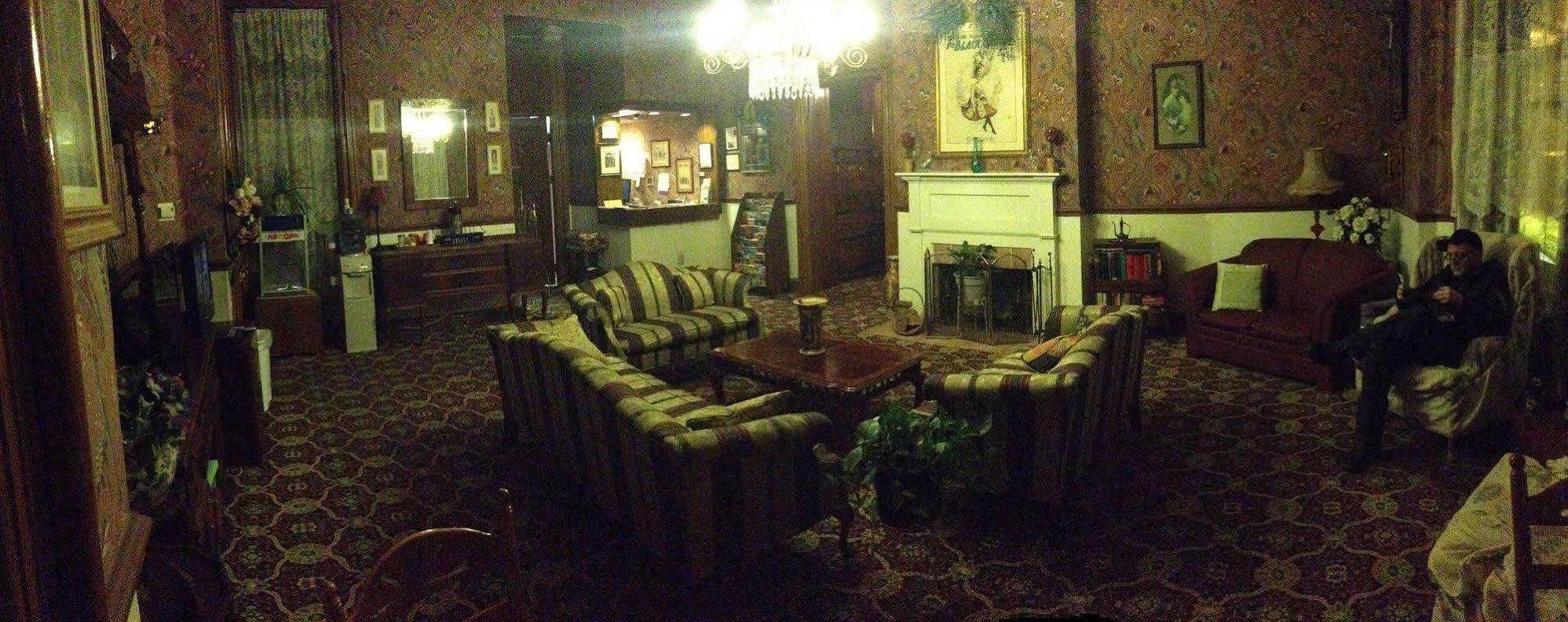 Hotel Biltmore 2*