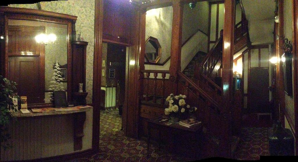 Biltmore Hotel 2*